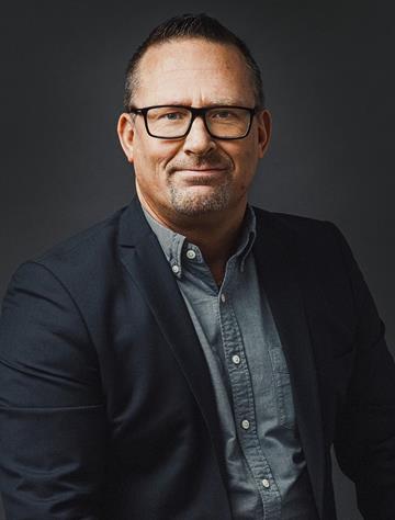 Tobias Karlsson, Mäklare Svensk Fastighetsförmedling