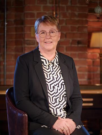 Ann Sjölin, Mäklare Svensk Fastighetsförmedling