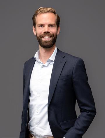 Fredrik Hagejärd, Real estate agent Svensk Fastighetsförmedling