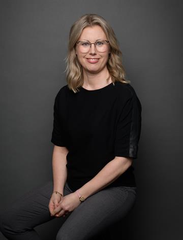 Åsa Lundgren, Real estate agent Svensk Fastighetsförmedling