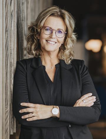 Anneli Roslin, Mäklare Svensk Fastighetsförmedling