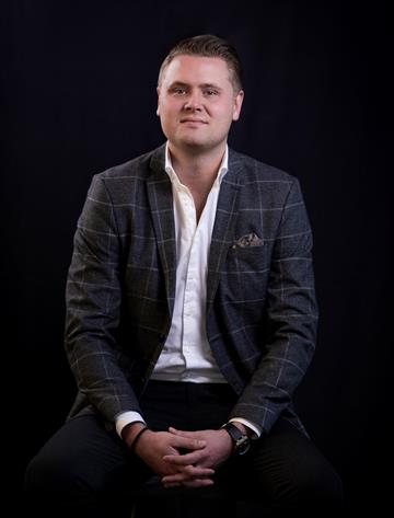 Rasmus Jonsson, Real estate agent Svensk Fastighetsförmedling