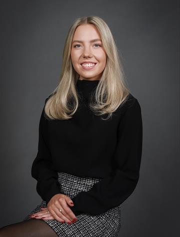 Amanda Rosvall Stenman, Mäklare Svensk Fastighetsförmedling