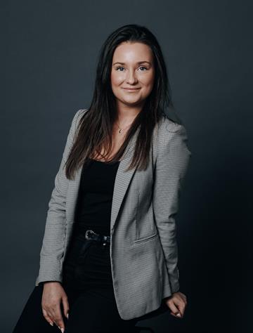 Alexandra Björkquist, Mäklare Svensk Fastighetsförmedling