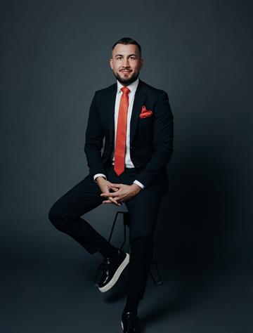 Alen Nuhanovic, Real estate agent Svensk Fastighetsförmedling