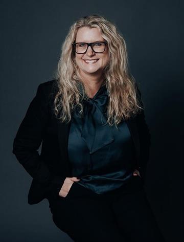 Ulrika Bernhardsson Cederfeldt, Real estate agent Svensk Fastighetsförmedling