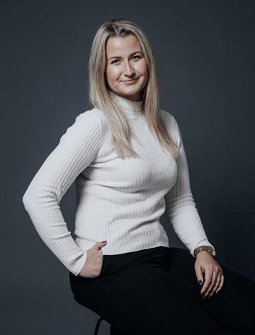 Jessica Carlsson, Mäklare Svensk Fastighetsförmedling