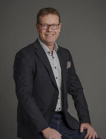 Mikael Persson, Mäklare Svensk Fastighetsförmedling