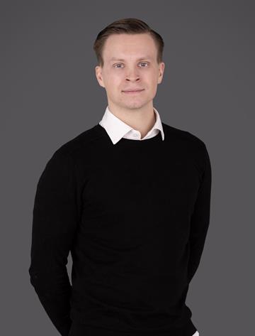 Daniel Samuelsson-Friberg, Real estate agent Svensk Fastighetsförmedling