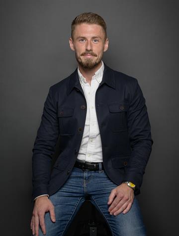 Adam Thunell, Real estate agent Svensk Fastighetsförmedling