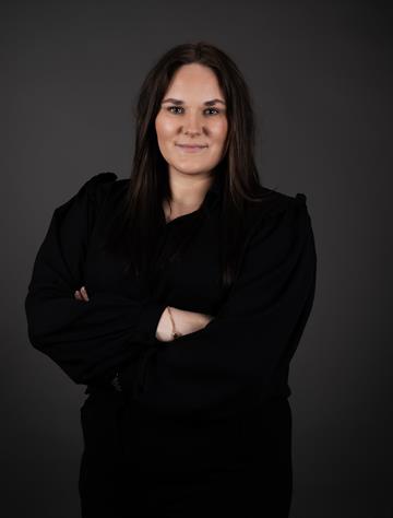 Olivia Jonsson, Real estate agent Svensk Fastighetsförmedling