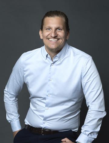 Joakim Pulkkinen, Real estate agent Svensk Fastighetsförmedling